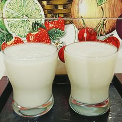 A picture of Banana Apple Shake 🍌🍎🍌🍎.