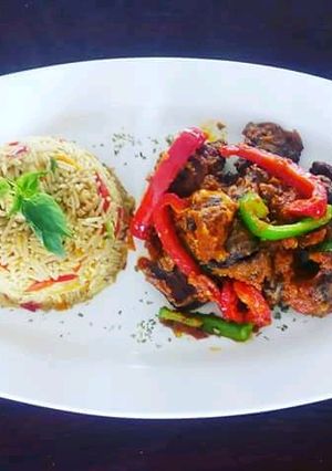 A picture of Jollof rice.
