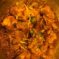 A picture of 3 spice chicken karahi.