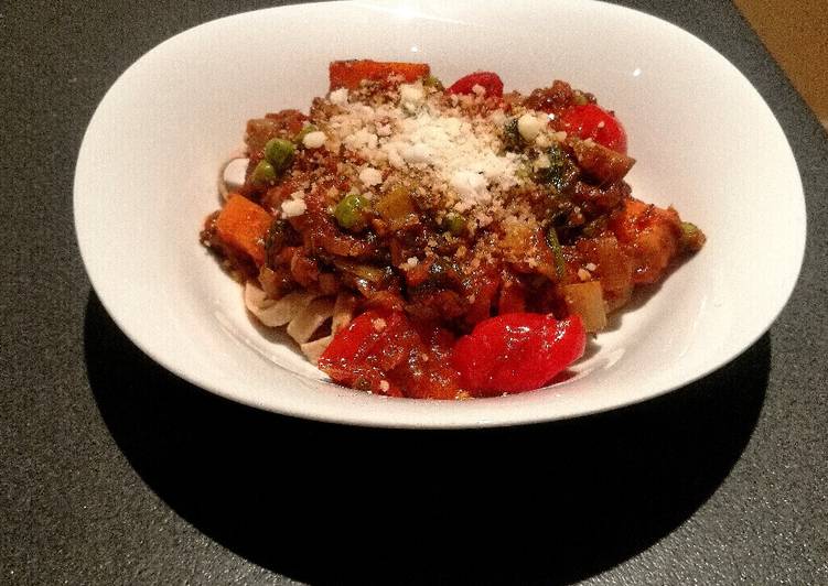 Vegetable Bolognese Sauce (Vegan/Vegetarian)