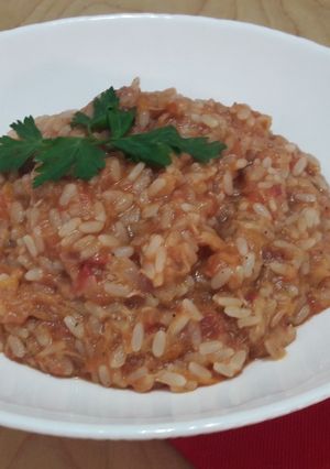 O poză a rețetei Risotto cu ton și sos de roșii.