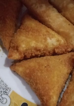 A picture of Crunchy samosa.