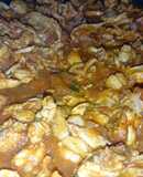 Pollito desmechado en salsa de tomate