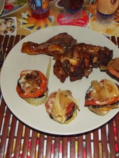 Una foto de Pollo al Horno con guarnición