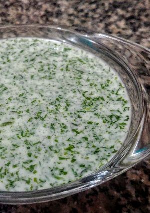 Una foto de SALSA De Cilantro🌿con Yogurt...!