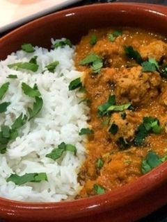 صورة لوصفة ارز ابيض بصوص مثوم
