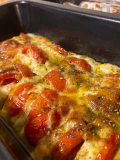 A picture of Baked pesto halloumi.