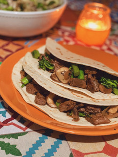 Una foto de Piadinas rellenas de verduras con ternera