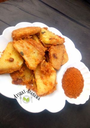A picture of Crispy yam and egg.