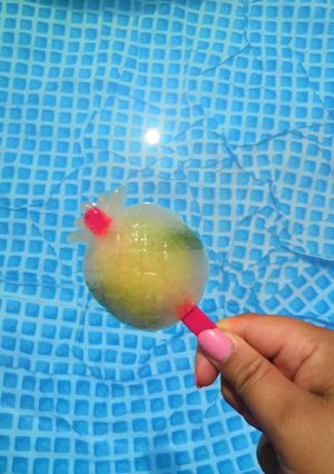 Une photo de Glace à l'eau citron / menthe