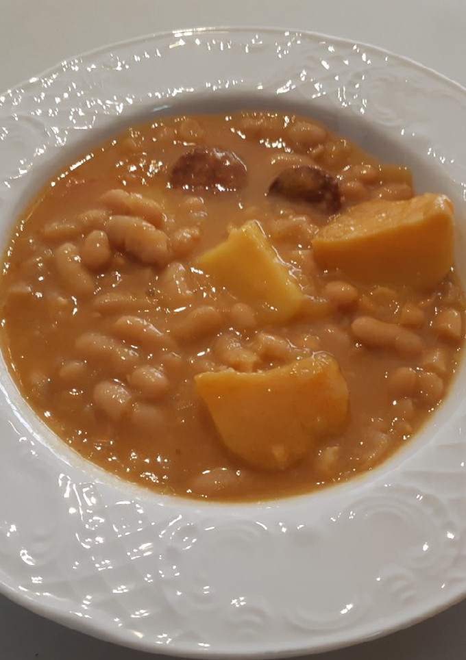Una foto de Alubias estofadas