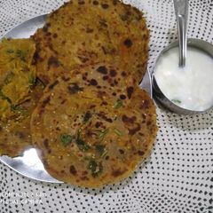 A picture of Lauki Lachchha Paratha.
