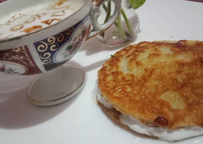 Recipe of Super Quick Homemade Banana egg chapati with creamy coffee😋