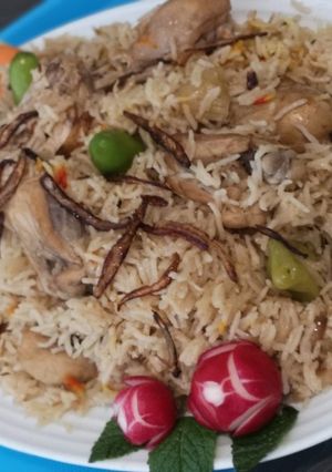 A picture of Yakhni Pulao.