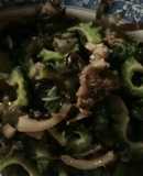 Thịt lợn xào mướp đắng, mộc nhĩ