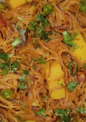 नमकीन सेवइयां(namkeen seviyan recipe in hindi) रेसिपी मुख्य फोटो
