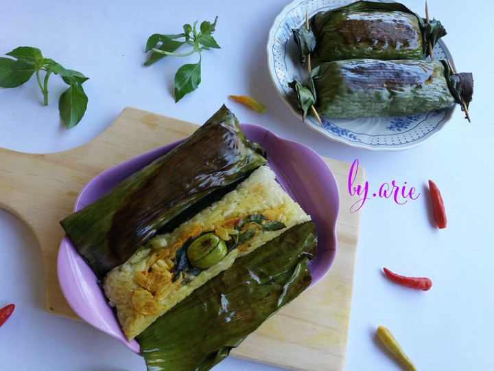 Cara Memasak Nasi bakar ayam rica Enak