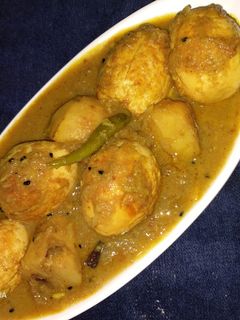 আলু ডিমের ঝোল (aloo dimer jhol recipe in Bengali) রেসিপির প্রধান ছবি