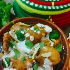 A picture of Dahi Dhuan Chicken.