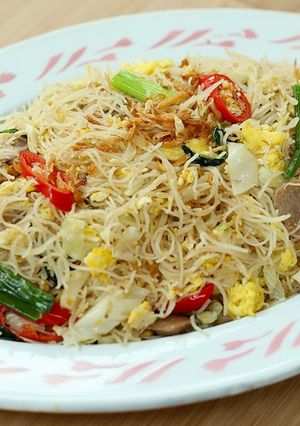 Foto resep Bihun Goreng Putih Devina Hermawan
