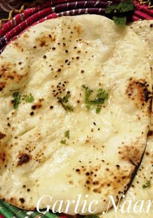A picture of Garlic Naan.