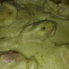 A picture of Creamy green chicken/pollo en crema.