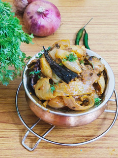 राजस्थानी प्याज़ मलाई की सब्जी (Rajasthani Pyaz malai ki sabzi recipe in Hindi) रेसिपी मुख्य फोटो