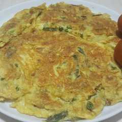 Foto principal de Tortilla de ajos tiernos y espárragos