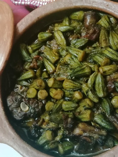 صورة لوصفة طاجن اللحم بالملوخية.. او البامية