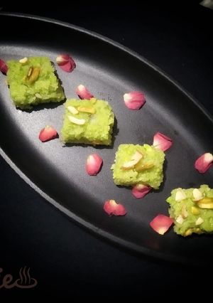 A picture of Mawa coconut burfi.
