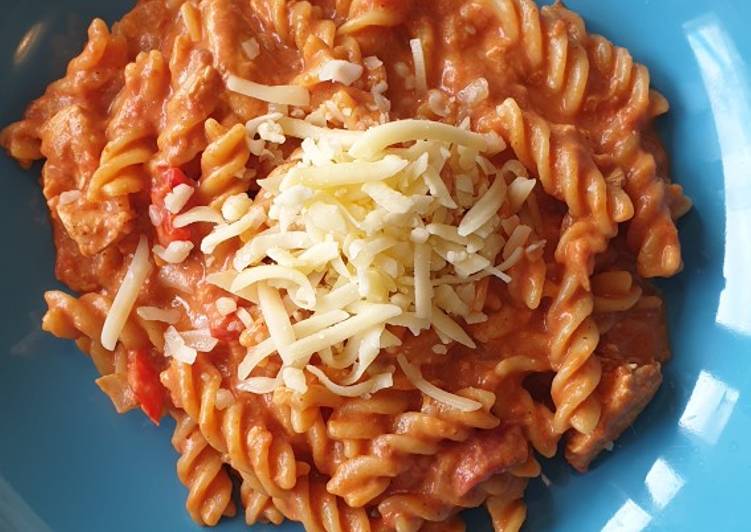 Easiest Way to Prepare Award-winning One pot creamy chicken pasta