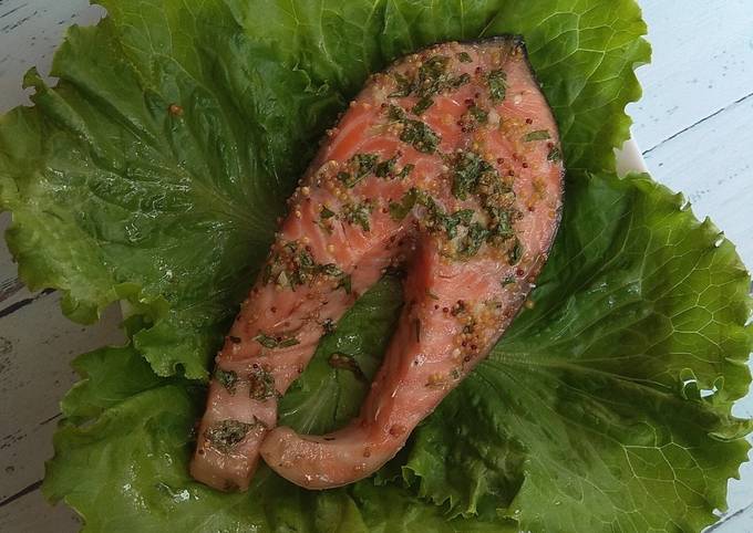 Стейк лосося в духовке: вкусная и полезная запеченная рыба на ужин