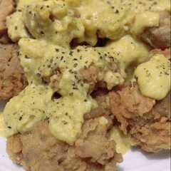 A picture of Ayam goreng telur asin/ chiken salted egg.
