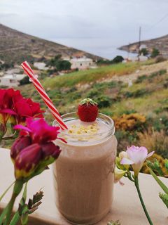 Φωτογραφία της συνταγής "Cheesecake φράουλα smoothie" 🍭🍓