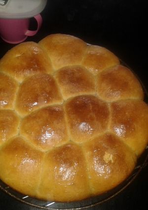 A picture of Dinner rolls / Scones.