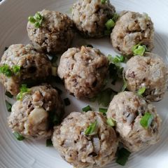 A picture of Pork Balls.