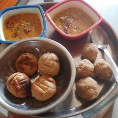 A picture of Rajasthani Dal Bati Churma.