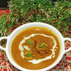 A picture of Lauki kofta Curry.