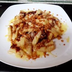 Cheesey Bacon flavoured Chips with Bacon flavoured BBQ Sauce. 😁 A picture of Cheesey Bacon flavoured Chips with Bacon flavoured BBQ Sauce. 😁.
