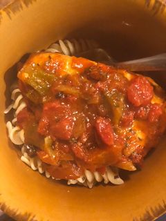 A picture of Chicken Cacciatore w/ Pasta.
