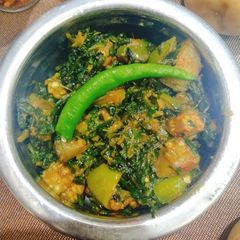 A picture of Methi ringan.