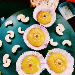 A picture of Cashew halwa.