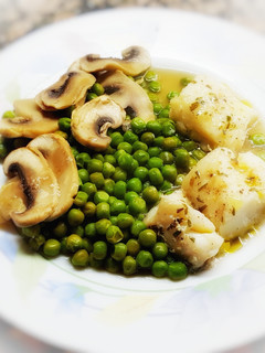 Una foto de Bacalao en papillote con verduritas