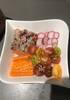 Une photo de Poke bowl daurade