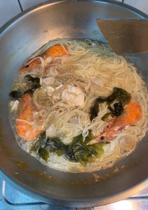DIY海鮮麵 的食譜成品照片