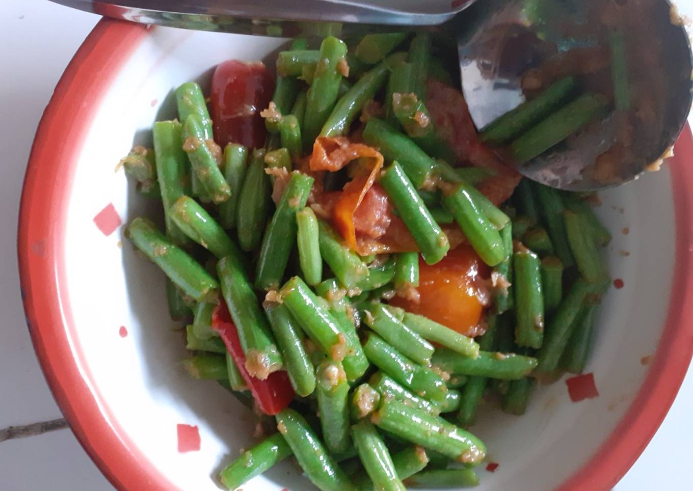 Tumis buncis cah cabe plus tomat