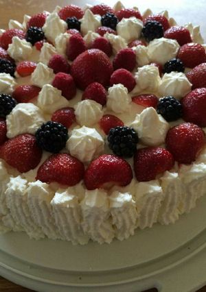 صورة لوصفة كيكه الفراوله والتوت