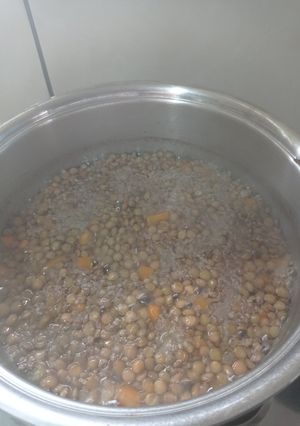 Una foto de Lentejas con carne molida