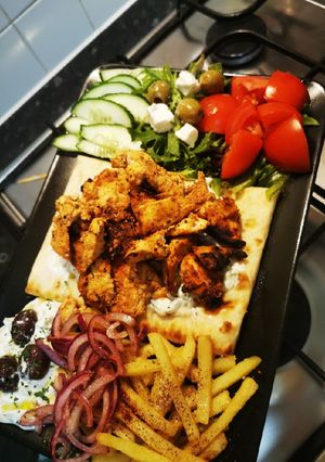A picture of Chicken Gyros.