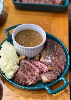 Hình của món Beafsteak sốt tiêu.